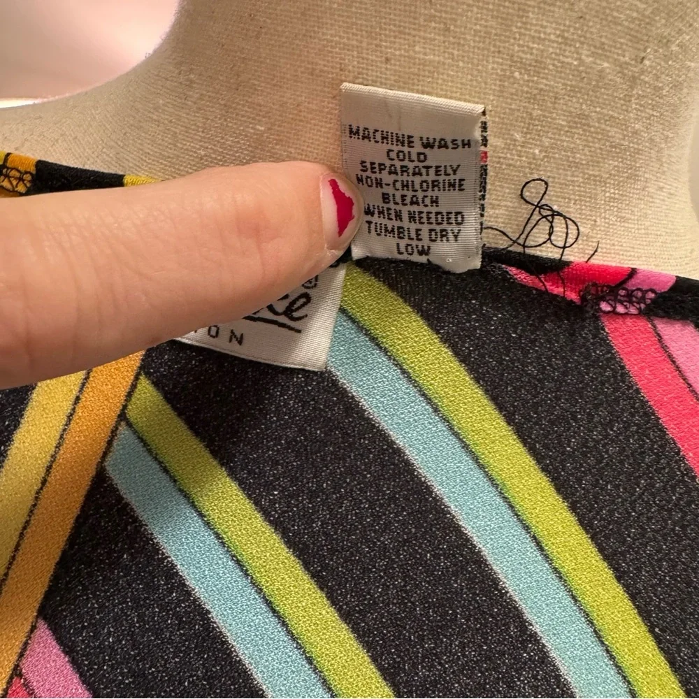 Erica Brooke Collection – Multicolor Geometric Tunic Top (Plus 3X / 26W–28W) - Picture 8 of 8